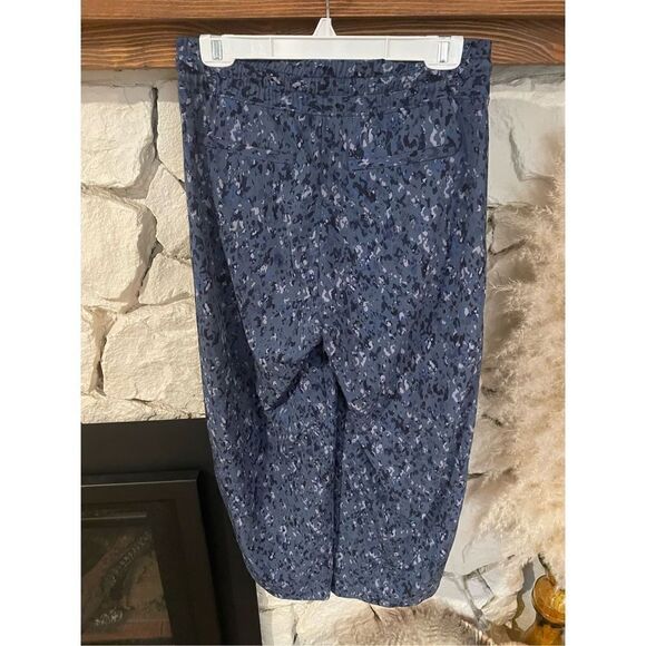 Athleta avenue printed wide leg crop pant size 8 - Picture 2 of 5